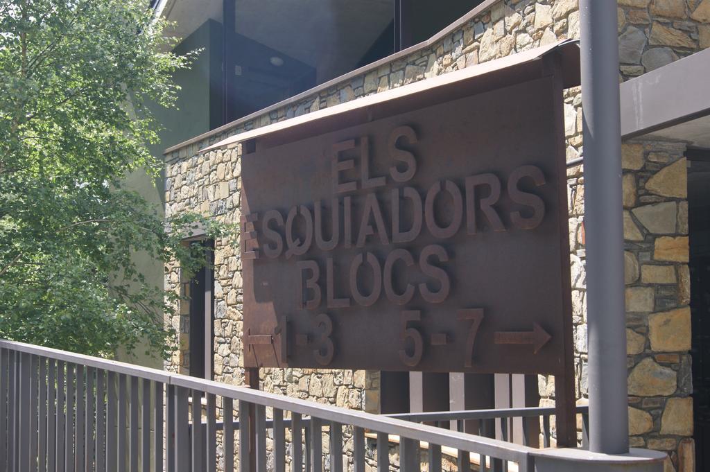 Apartaments Els Esquiadors Llorts Esterno foto