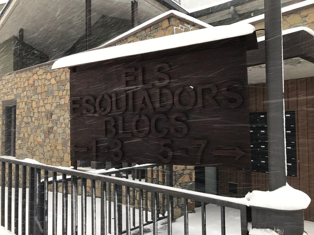Apartaments Els Esquiadors Llorts Esterno foto